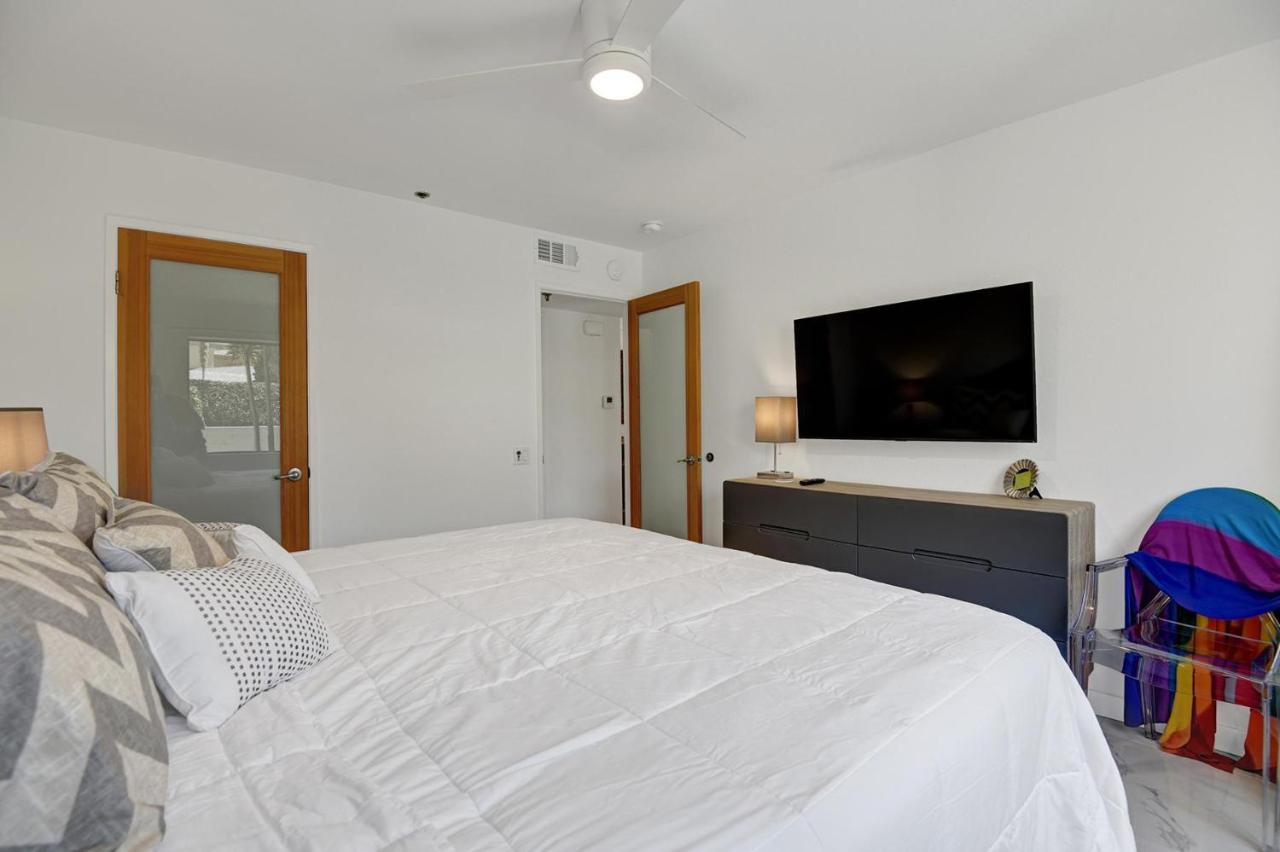 Modern Plaza Villas Oasis Палм Спринг Екстериор снимка